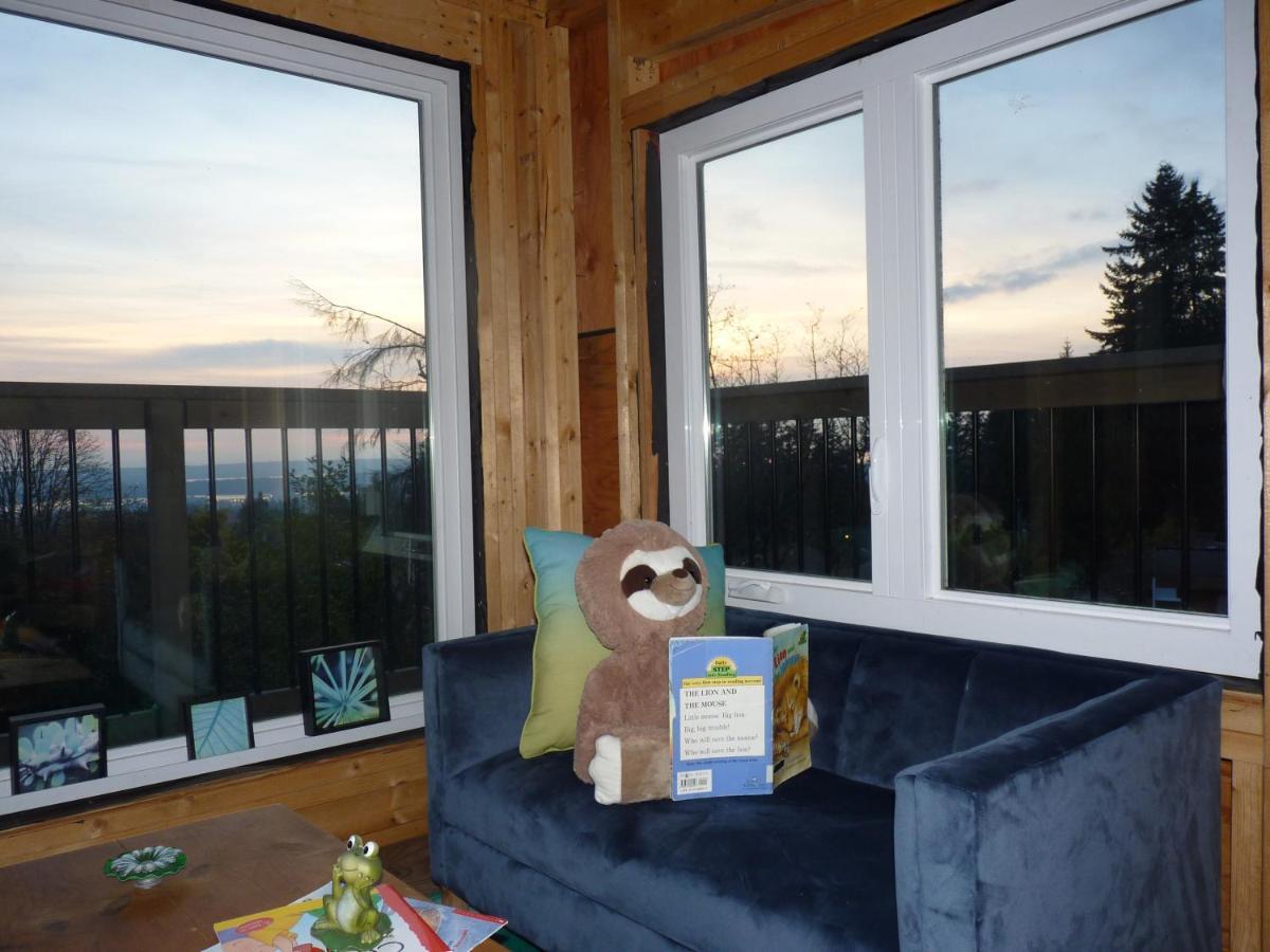 The Secret Garden Treehouse Apartment North Vancouver Exterior photo